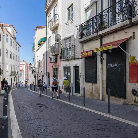 Alfama 1bdr By Lovelystay Апартаменты